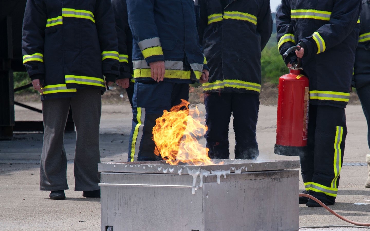FireExtinguisherAndFireSafetyCourseImage